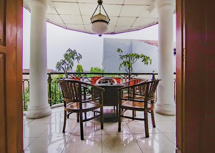 Hotel O Gayatri Residence Jakarta